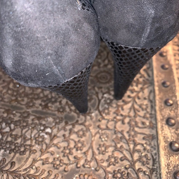 Calvin Klein - Picture 4 of 8